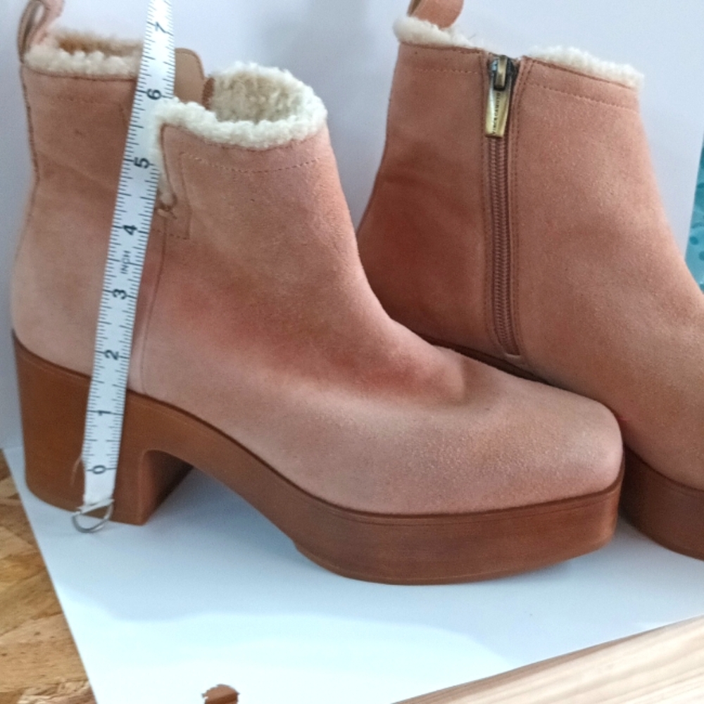 Size 7.5- VINCE CAMUTO Rafella Zipper Faux Fur Lined Ankle Bootie Tan Camel NEW